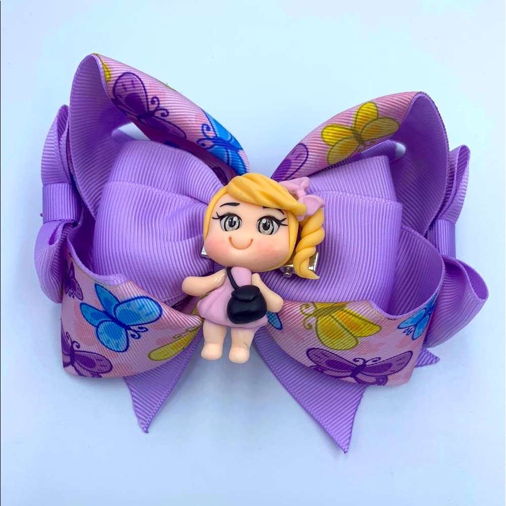 Bow with charm